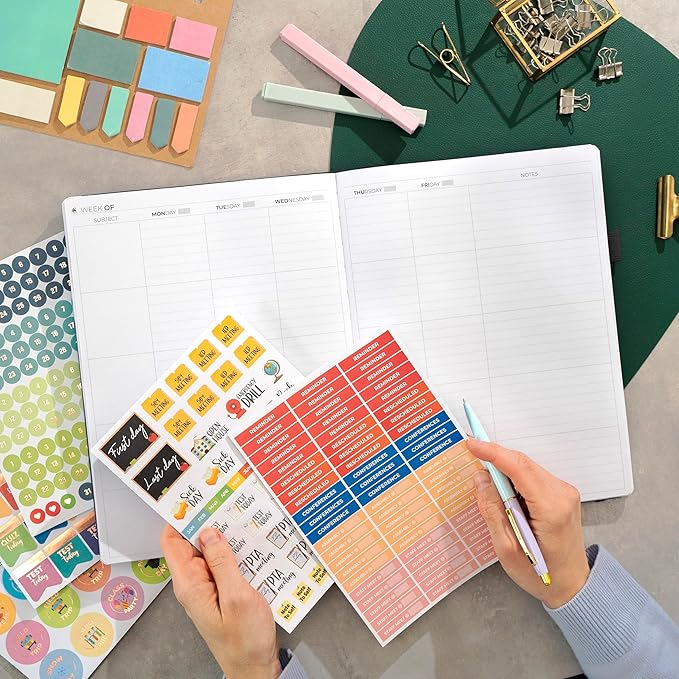 Clever Fox Teacher Planner – School Year Planner with Calendars & Lesson Plans – Book for Classroom & Homeschool Organization, A4 (Black)