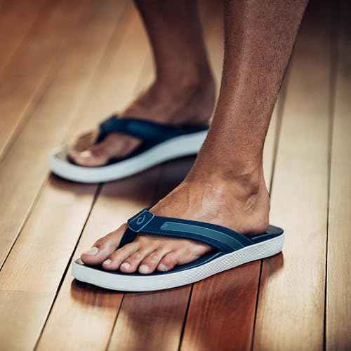 OLUKAI Leeward Men's Beach Sandals, Quick-Dry Flip Flop Slides, Water Friendly Versatility & Wet Grip Traction, Comfort Fit & Arch Support