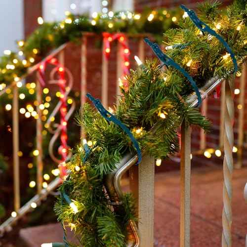 50pcs Christmas Garland Ties Green Banister Twist Ties Flexible Self Locking Nylon Strap 15.7Inch Adjustable Garland Hanger Decorative Holiday Wreath Hanger for Christmas Lights Wreath Making Stairway