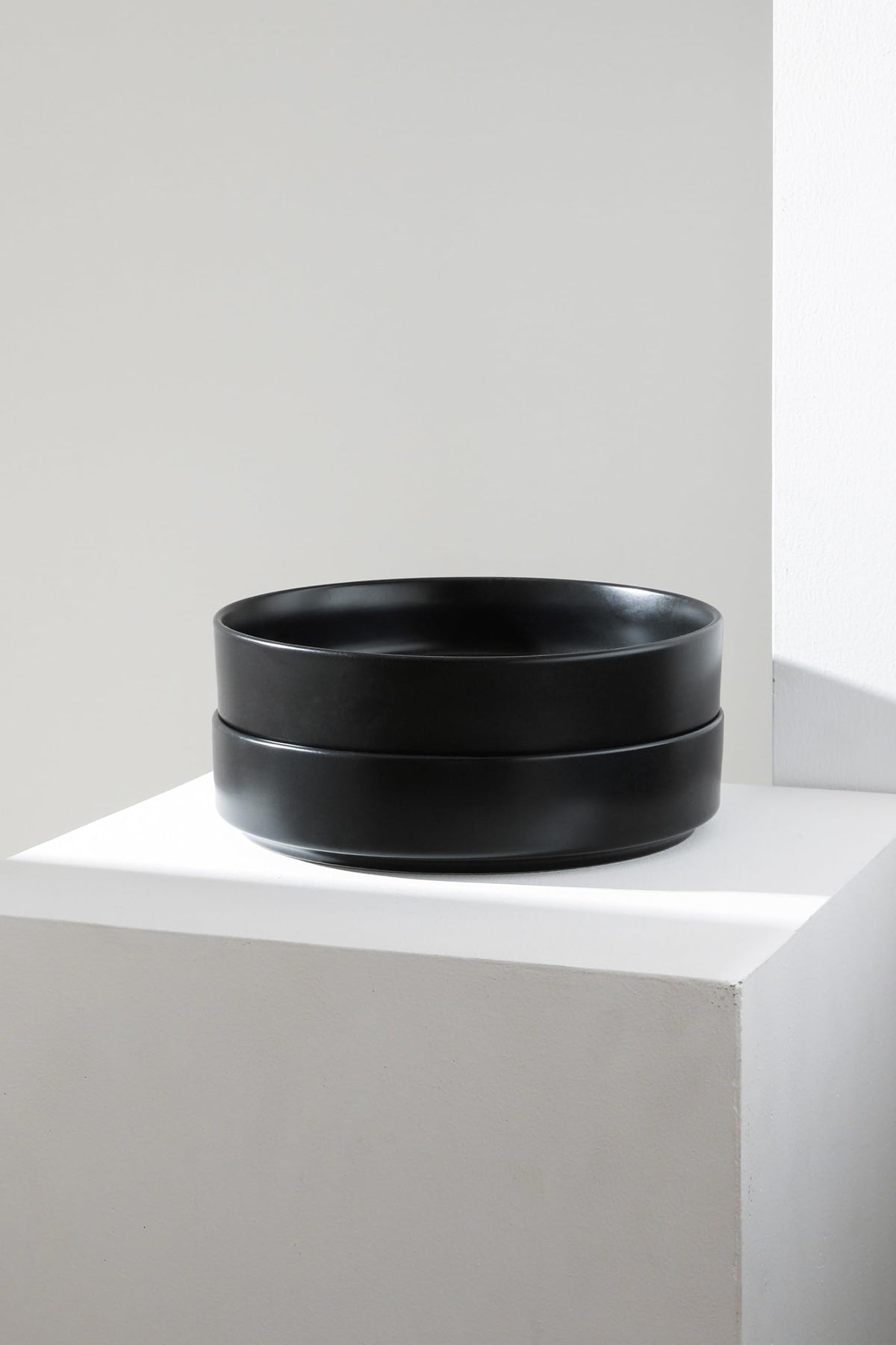 Stone Lain Celina Stoneware Bowl Set, 4-Piece Pasta Bowls for Kitchen, Ceramic Serving for Ramen, Fruit, Cereal, Dinner - Microwave & Dishwasher Safe, Black