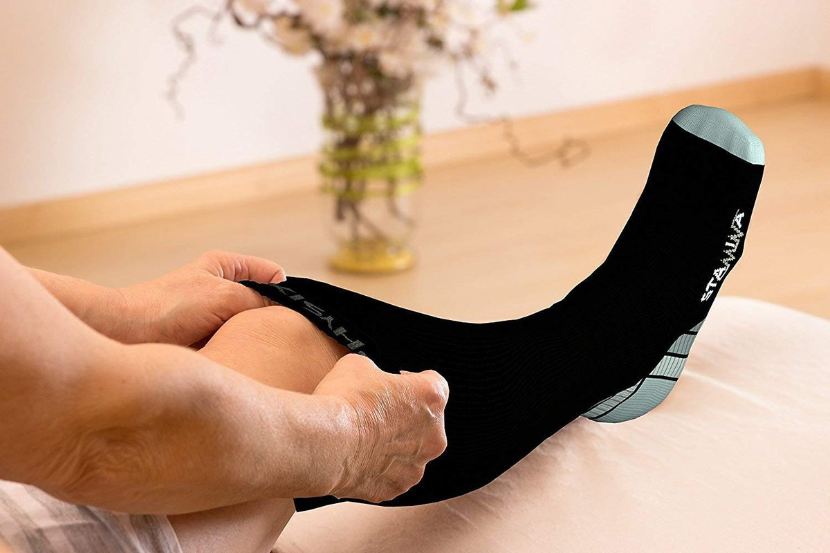 Physix Gear Compression Socks - Best Men & Womens Compression Socks for Circulation, Running, Nurses, Athletic Use Sock Compression, Blood Pressure Socks, Calcetines de Compresion, Black/Grey, XXL