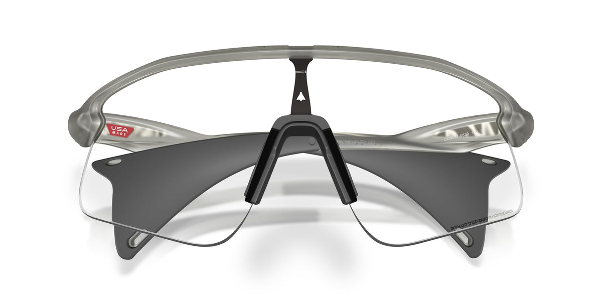 Oakley OO9517 Stunt Devil Sunglasses, Grey Ink/Photochromic, 36 mm