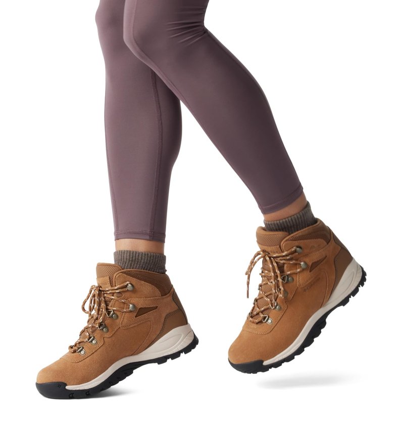 Columbia Womens Newton Ridge Plus Waterproof Amped, Elk/Dark Stone, 8 Wide