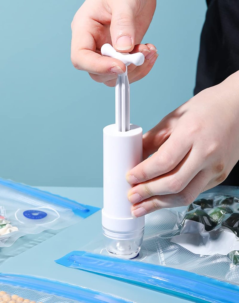 Mini Vacuum Pump Manual Portable Vacuum Sealer Pump for Sous Vide Bags Use in Clothes and Food 2-Pack