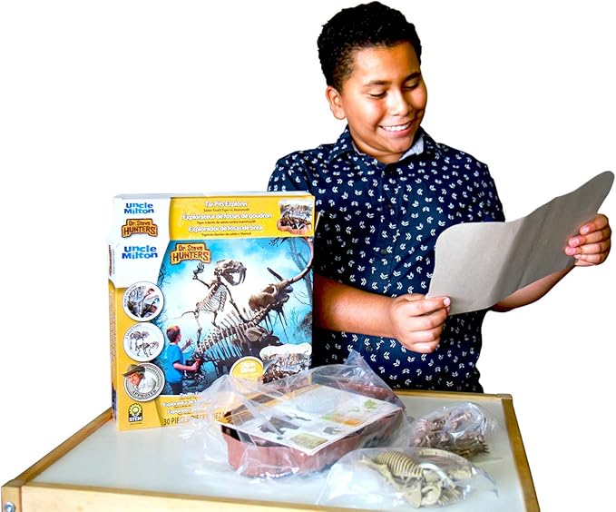 Basic Fun Dr. Steve Hunters Tar Pits Explorer (Saber Tooth Tiger + Mammoth)