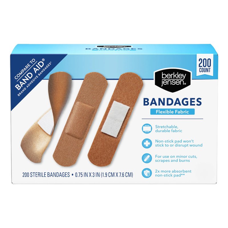 Berkley Jensen Flex-Fabric Bandages 3/4" x 3", 200 Counts (Pack of 1) - Stretchable & Durable with Non-Stick Pads - For Minor Cuts, Scrapes & Burns - Adhesive Flexible Fabric Bandages for Everyday Use