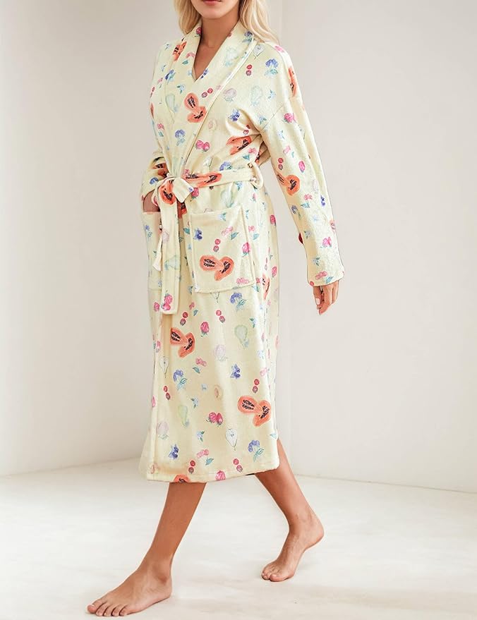 Women Fleece Floral Fruit Print Bathrobe Soft Flannel Lounge Robe Cute Fall Robe Lightweight Warm Gown with Belt