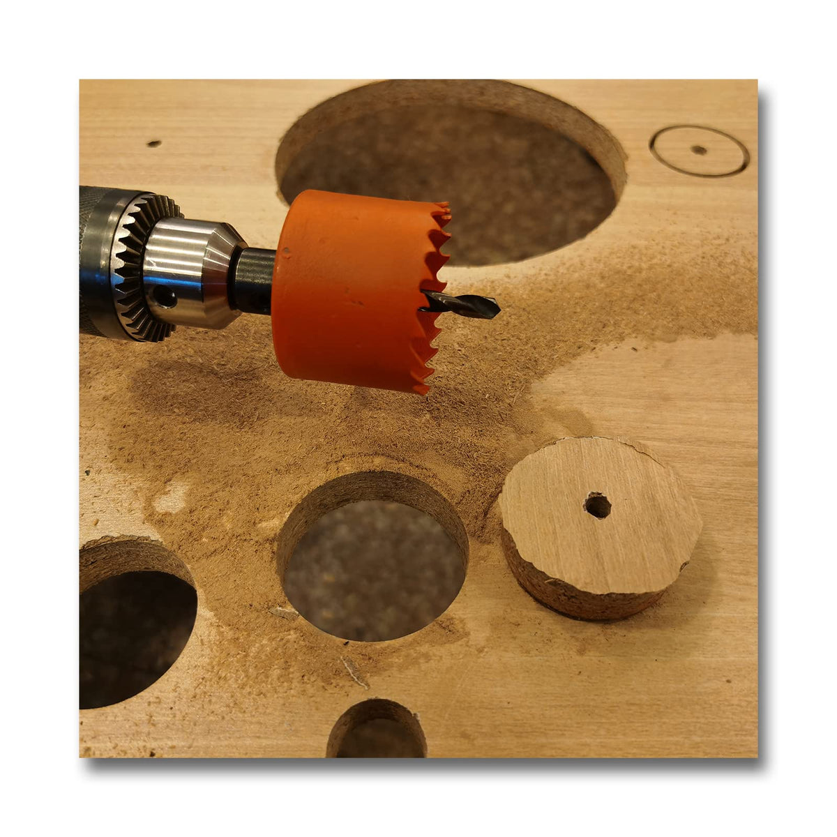 VIKITON 1-1/2 inch Hole Saw with Arbor for Metal Wood Plastic, 1.5 in Bimetal Hole Cutter for Different Project with Smooth and Flat Drilling Edge, Fast Chip Removal