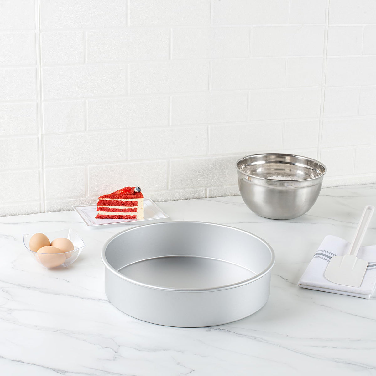 Restaurantware-Met Lux 12 x 3 Inch Straight-Sided Baking Tins, 12 Round Cake Pans - Oven-Ready, Freezable, Anodized Aluminum Round Baking Pans, Greaseproof, For Layer Birthday Cakes