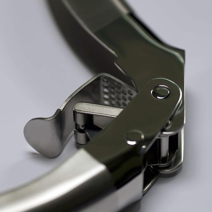 MANNKITCHEN High-Capacity Stainless Steel Double-Lever Garlic Press