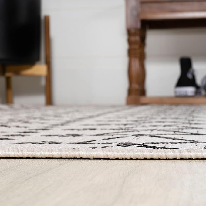 JONATHAN Y SMB108I-6R Ourika Moroccan Geometric Textured Weave Cream/Black 6' Round Indoor/Outdoor Area Rug, Pet Friendly, Non-Shedding, Stain Resistant, Easy-Cleaning for Backyard, Patio, Porch