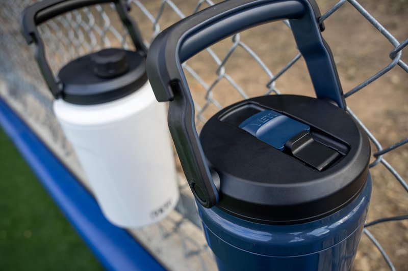 YETI Silo Half Gallon Insulated Straw Cap Water Jug – Leakproof, Lightweight Sports Bottle with Fence Hook Handle – Keeps Drinks Ice-Cold – Ideal for Gym, Sports & Tournaments, Royal Blue