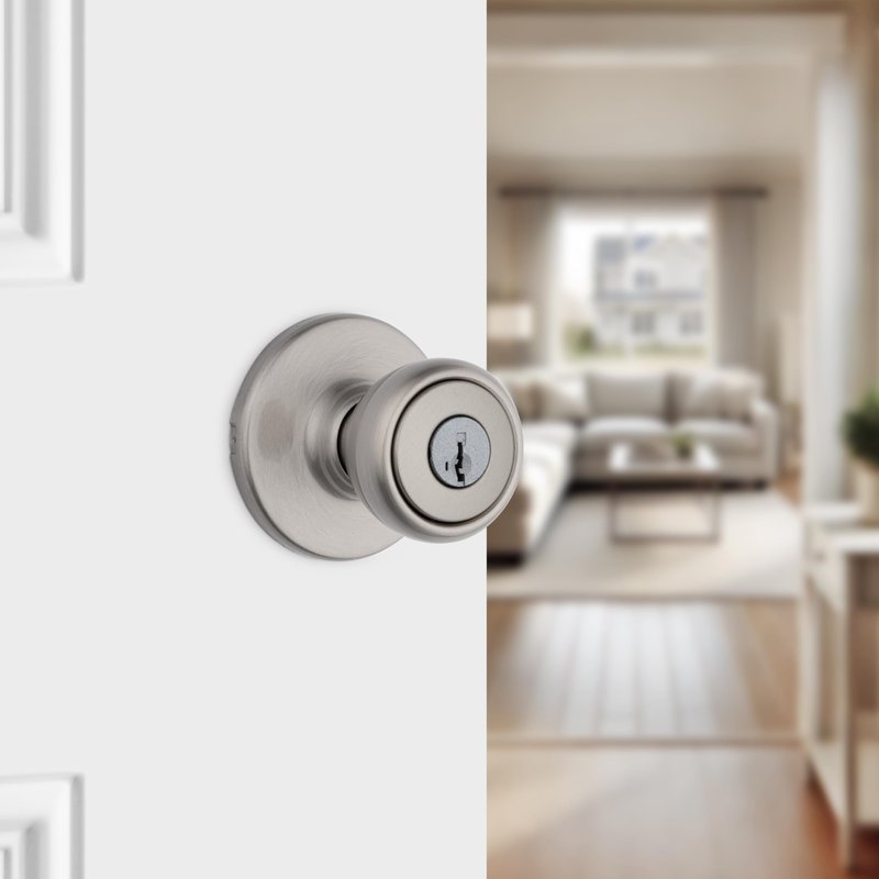 Kwikset Tylo Entry Door Knob with Lock and Key, Secure Keyed Handle Exterior, Front Entrance and Bedroom, Satin Nickel, Pick Resistant SmartKey Rekey Security and Microban