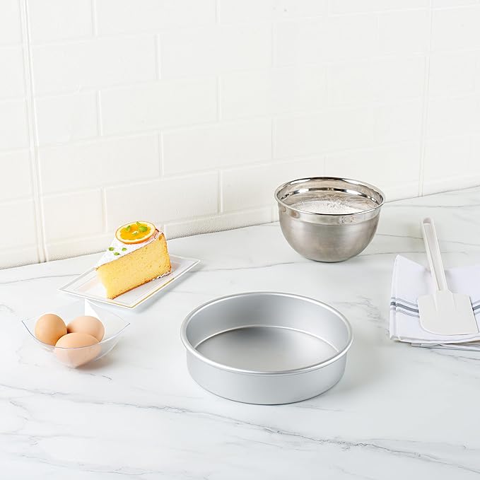 Restaurantware Aluminum Straight-Sided Cake Pan - Pack of 1 - Met Lux 8 x 2 Inches Round Baking Tin, Greaseproof, Even-Heating, Freezable - Anodized Aluminum Round Cake Pan Ideal For Baking