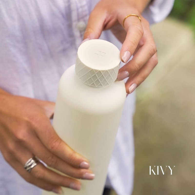 KIVY Slim Water Bottle 32oz [Lightweight & Shatterproof] Fits Backpack & Cupholder for Travel, Sports, School, Gym - Dark green - Gym water bottle screw top - Dishwasher Safe