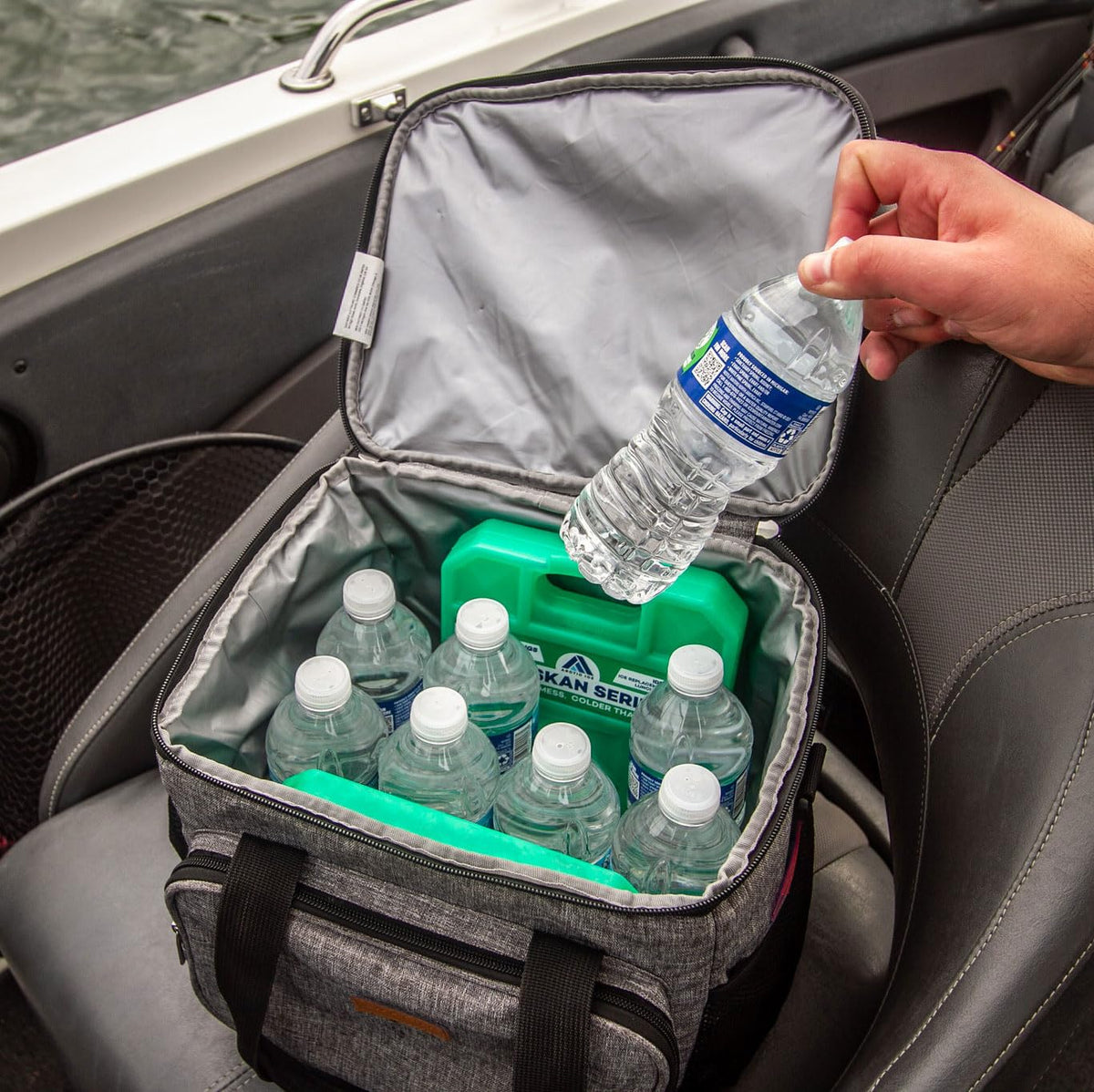Arctic Ice Alaskan Series Long Lasting Reusable Ice Pack - Freezes at 32° Fahrenheit - Keeps Food & Drinks Cool Without The Risk of Freezing, Medium 1.5 lbs