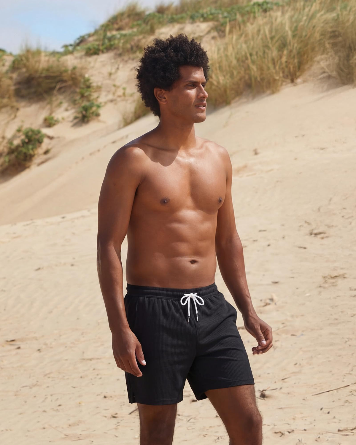 maamgic 7 Inch Wavy Texture Mens Swim Trunks - Mens Bathing Suit with Compression Liner Quick Dry Zipper Pockets Swimwear Black-White