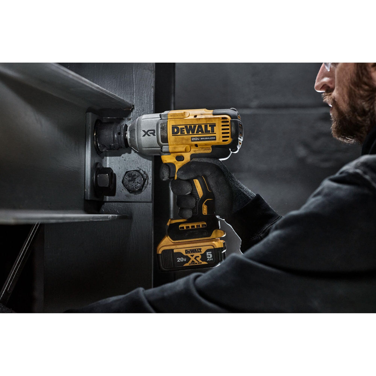 DEWALT 20V MAX Cordless Impact Wrench with Hog Ring Anvil, Brushless High Torque 1/2 Impact Gun, 4-Mode Speed, Includes Battery, Charger and Kit Bag (DCF900P1)