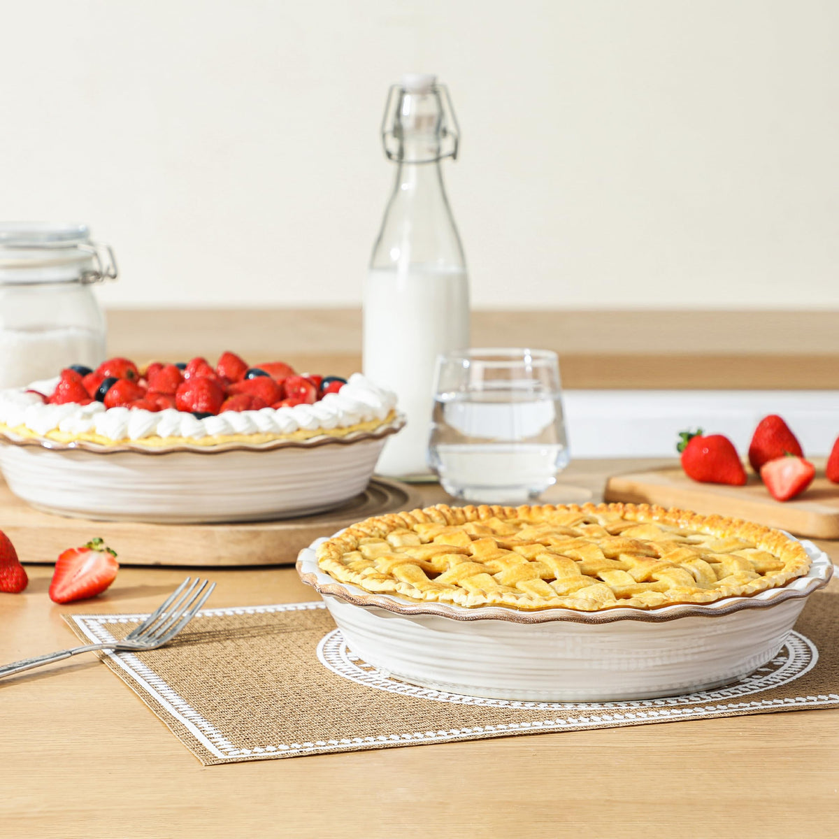 Frewinky Ceramic Pie Pan for Baking, 9 inch Pie Dish with Ruffled Edge, Nonstick Deep Pie Plate, Farmhouse Decor Quiche Tart Baking Dish for Thanksgiving, Microwave & Oven Safe, Set of 2