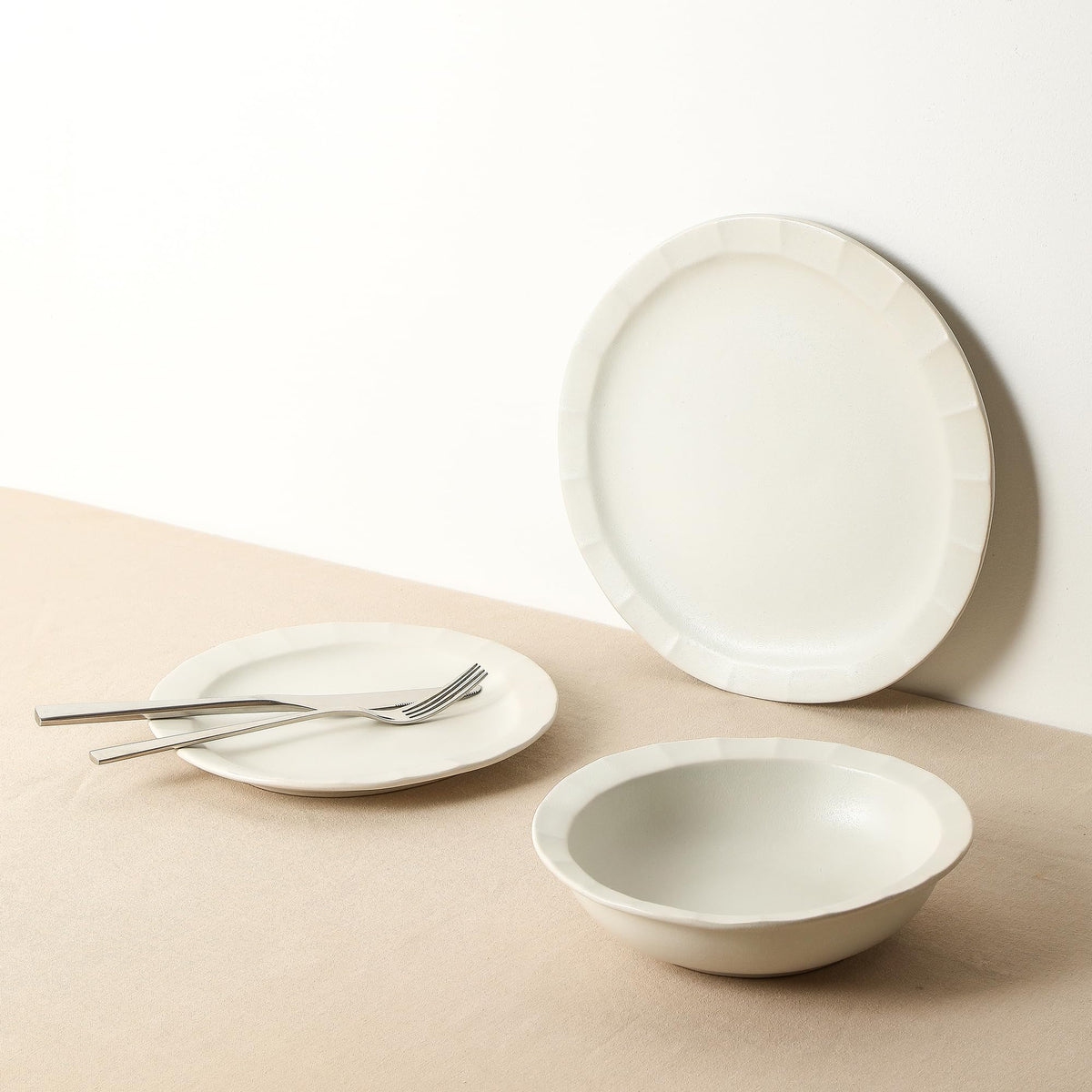 Stone Lain Oasis Stoneware Plate Dish Set, 4-Piece Dinner Plates - Ceramic Serving Dishes for 4 People - Microwave & Dishwasher Safe, White