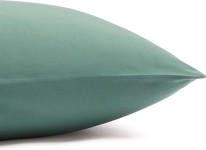 Amazon Basics Lightweight Super Soft Easy Care Breathable Microfiber 4-Piece Bed Sheet Set with 14-Inch Deep Pockets, King, Emerald Green, Solid