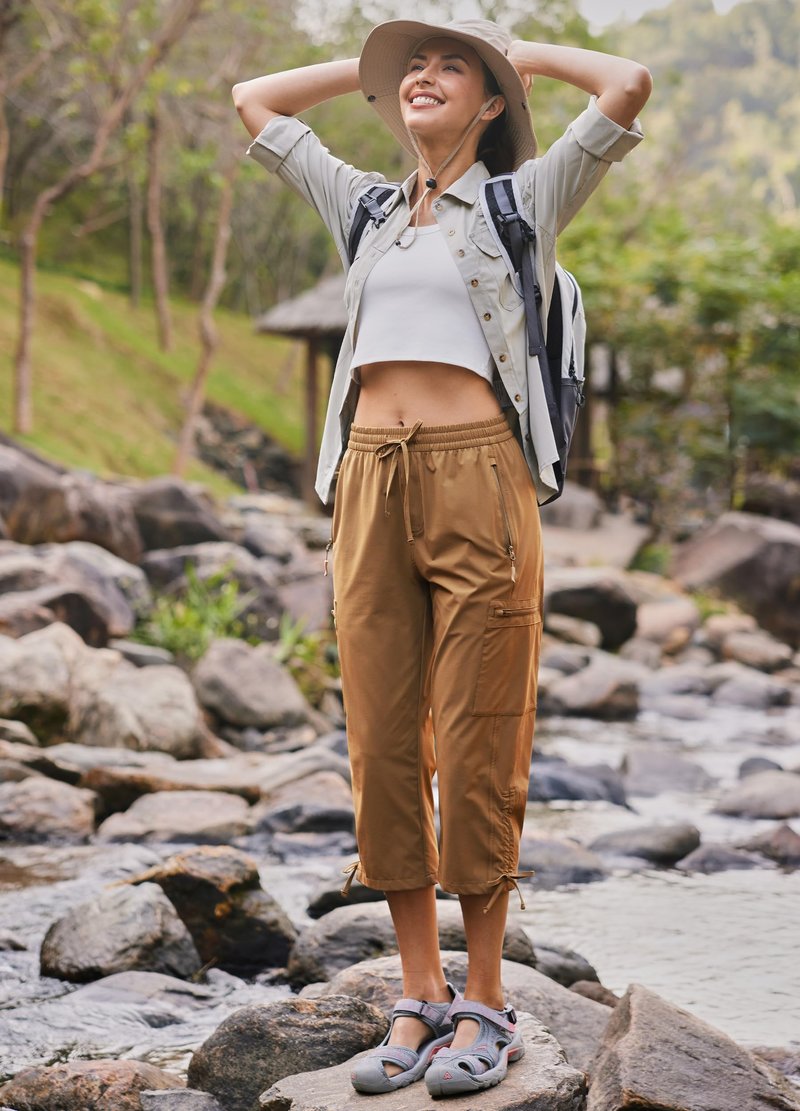 Libin Women's Hiking Capri Pants Quick Dry Cargo Pockets Pants Lightweight Cropped Summer Pant for Travel Casual Brown XL
