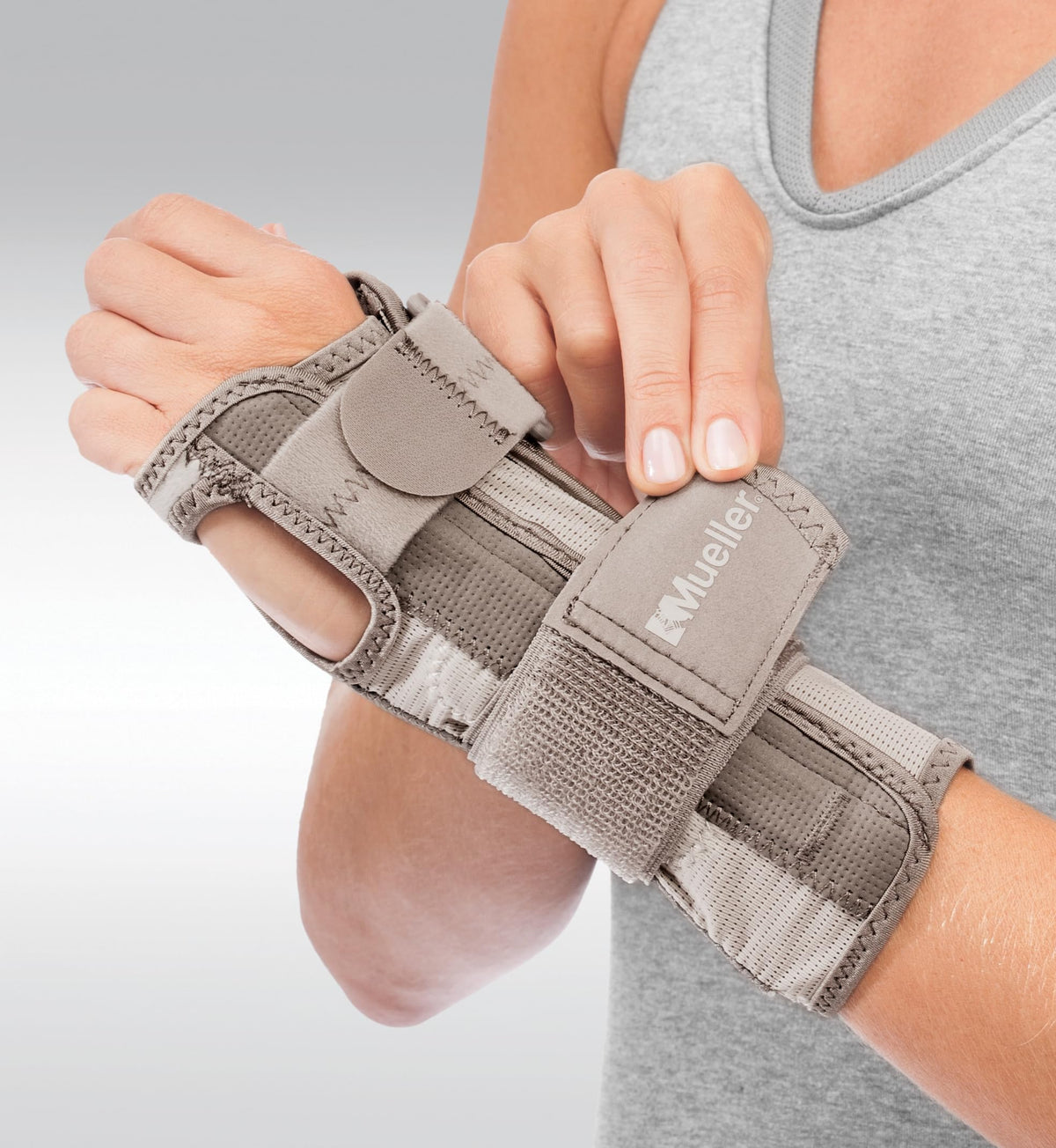 MUELLER Sports Medicine Reversible Wrist Stabilizer with Splint, Wrist Pain Relief Support for Men and Women, Ideal for Carpal Tunnel, Tendinitis, Arthritis, Taupe, Large/X-Large