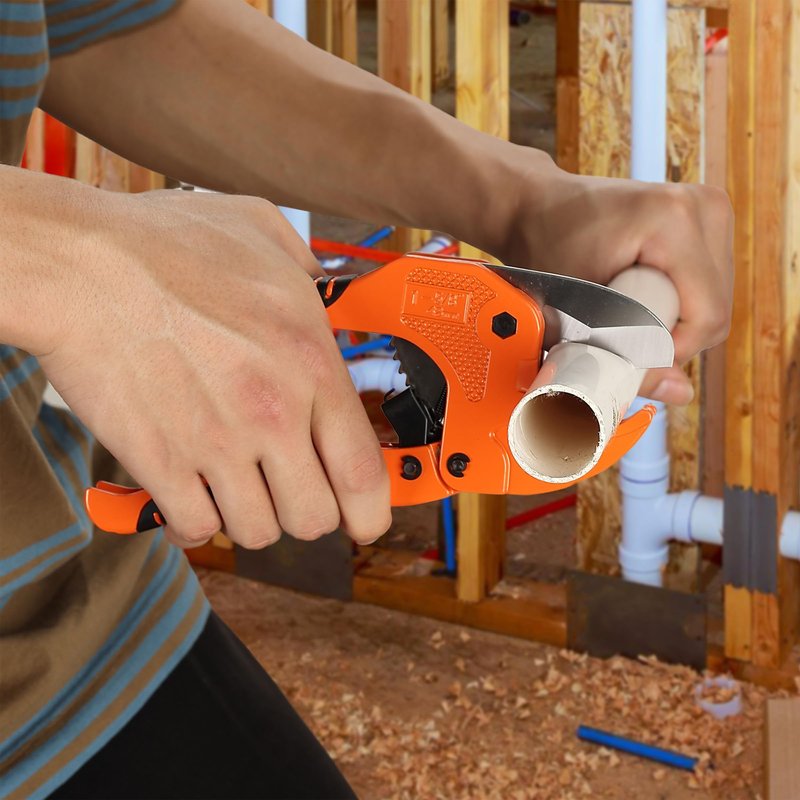 Bates- PVC Pipe Cutter, Cuts up to 1-5/8", Ratchet Pipe Cutter