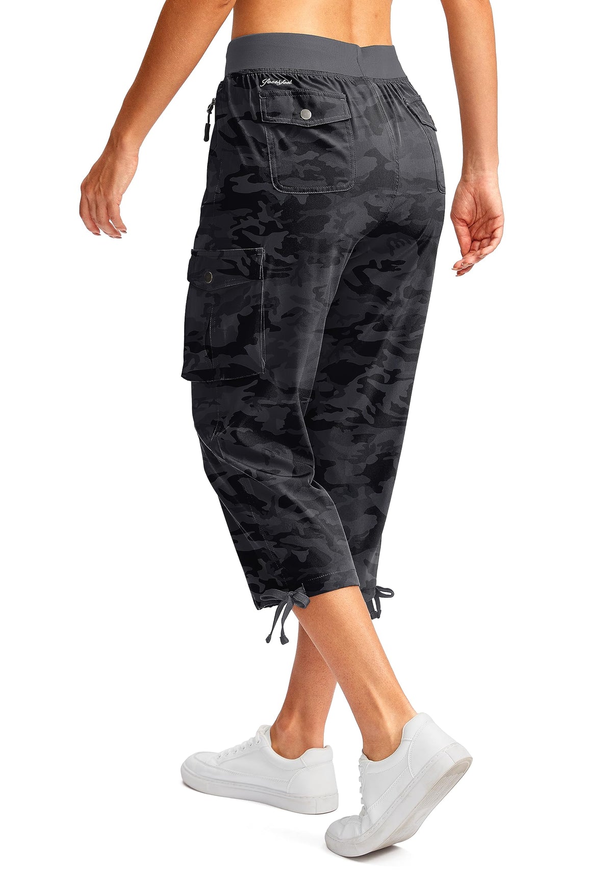 Soothfeel Women's Cargo Capris Pants with 6 Pockets Lightweight Quick Dry Travel Hiking Summer Pants for Women Casual (Black Camo, 4XL)