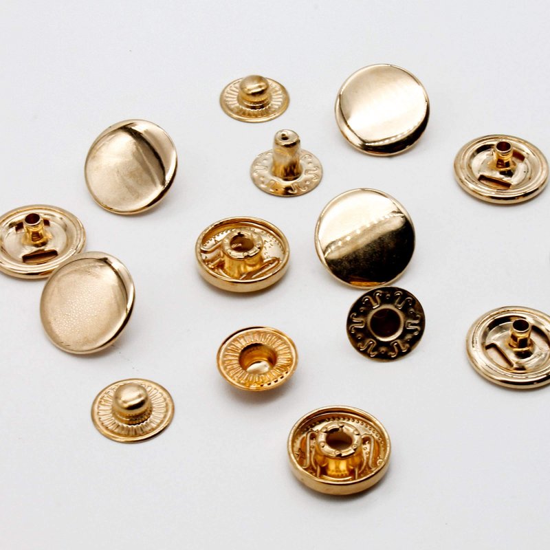 Raydodo 12 Set Leather Snap Fasteners Kit, 15mm Metal Snap Buttons Kit Press Studs with 4 Install Tools, Rivets and Snaps for Clothing, Jeans, Jackets, Bracelets, Bags (Gold)