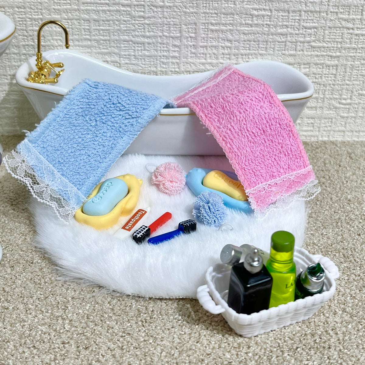 SAMCAMI Miniature Dollhouse Accessories, Mini Fashion and Dollhouse Bathroom Acessories, Mini Stuff, Miniature Makeup