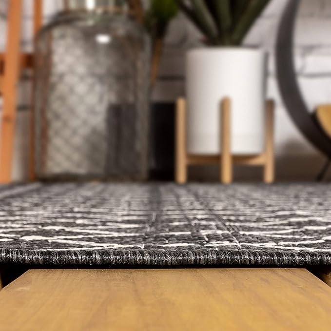 JONATHAN Y SMB108F-6R Ourika Moroccan Geometric Textured Weave Black/Gray 6' Round Indoor/Outdoor Area Rug, Pet Friendly, Non-Shedding, Stain Resistant, Easy-Cleaning for Backyard, Patio, Porch