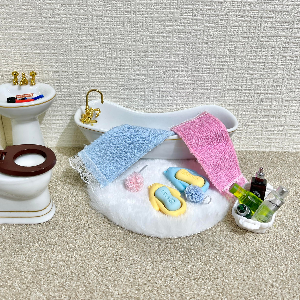 SAMCAMI Miniature Dollhouse Accessories, Mini Fashion and Dollhouse Bathroom Acessories, Mini Stuff, Miniature Makeup