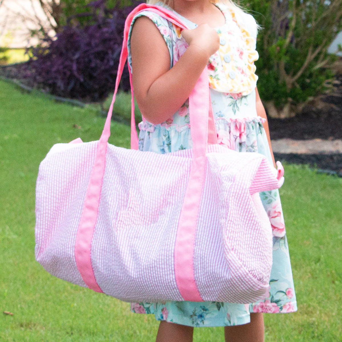 Kids Travel Overnight Bag Seersucker Carry On Lightweight Weekender Duffel Bag for Boys and Girls (Pink) X-large