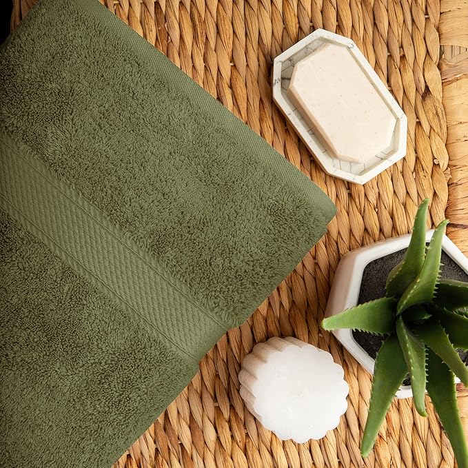 Superior Egyptian Cotton Pile Bath Towel Set of 2, Ultra Soft Luxury Towels, Thick Plush Essentials, Absorbent Heavyweight, Guest Bath, Hotel, Spa, Home Bathroom, Shower Basics, Forest Green
