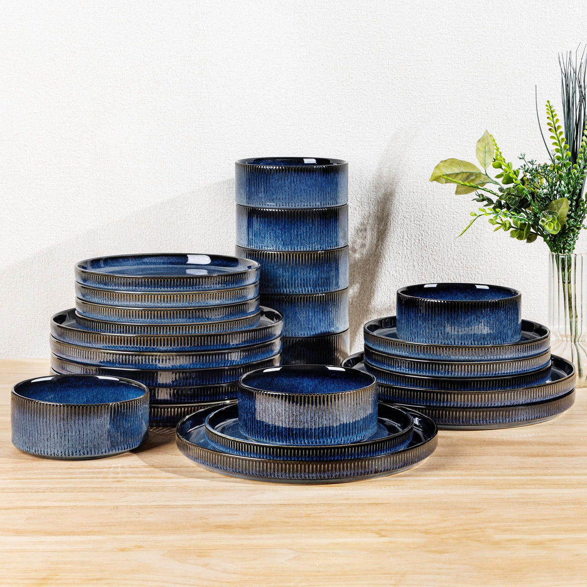 TheTerra Ceramic Dinnerware Set for 4, 12-Piece Plates and Bowls Set