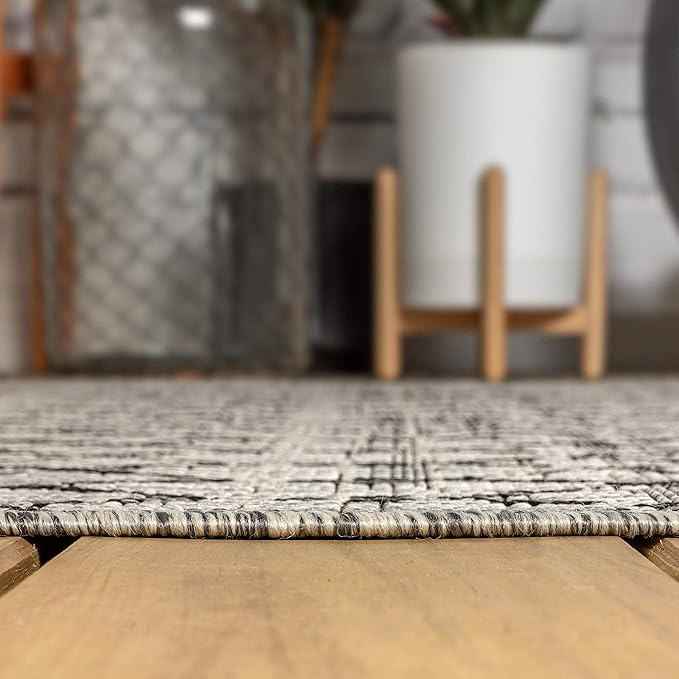 JONATHAN Y SMB108E-8R Ourika Moroccan Geometric Textured Weave Indoor/Outdoor Area Rug, Bohemian, Scandinavian for Bedroom, Kitchen, Living Room, Easy-Cleaning, Light Gray/Black, 8' Round