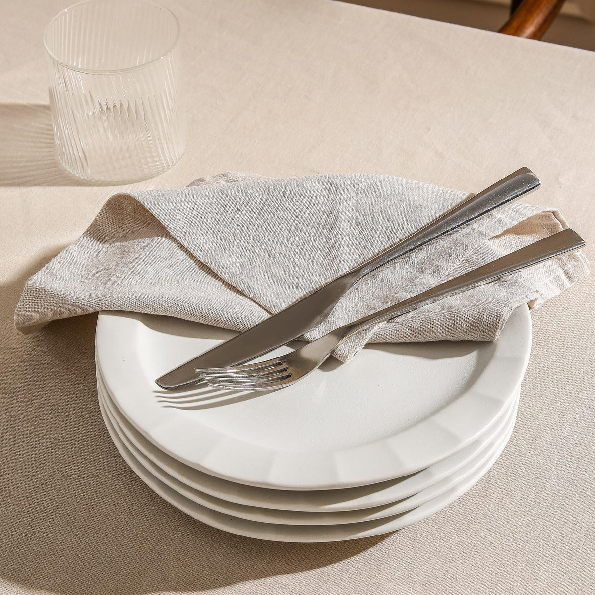 Stone Lain Oasis Stoneware Plate Dish Set, 4-Piece Dinner Plates - Ceramic Serving Dishes for 4 People - Microwave & Dishwasher Safe, White