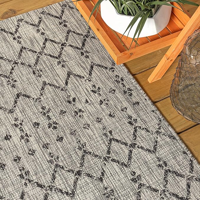 JONATHAN Y SMB108E-5R Ourika Moroccan Geometric Textured Weave Indoor/Outdoor Area Rug, Tribal, Easy Cleaning, Bedroom, Dining Room, Kitchen, Living Room, Non Shedding, Light Gray/Black, 5' Round