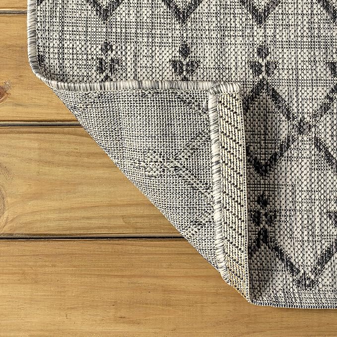 JONATHAN Y SMB108E-8R Ourika Moroccan Geometric Textured Weave Indoor/Outdoor Area Rug, Bohemian, Scandinavian for Bedroom, Kitchen, Living Room, Easy-Cleaning, Light Gray/Black, 8' Round