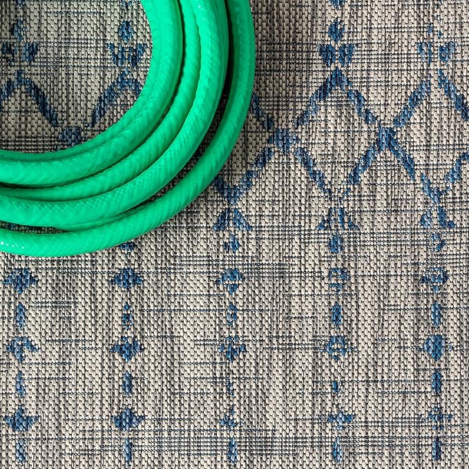 JONATHAN Y SMB108A-6SQ Ourika Moroccan Geometric Textured Weave Indoor/Outdoor Area Rug, Bohemian, Scandinavian for Bedroom, Kitchen, Living Room, Easy-Cleaning, Light Gray/Navy, 6' Square