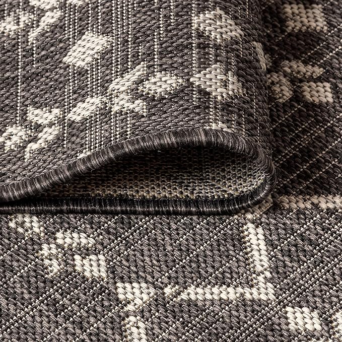 JONATHAN Y Moroccan Geometric Indoor Outdoor Area Rug 4X6 Black/Gray, Ourika Textured Weave for Backyard, Patio, Porch, Easy-Cleaning, High Traffic, Pet-Friendly, Non-Shedding (SMB108F-4)