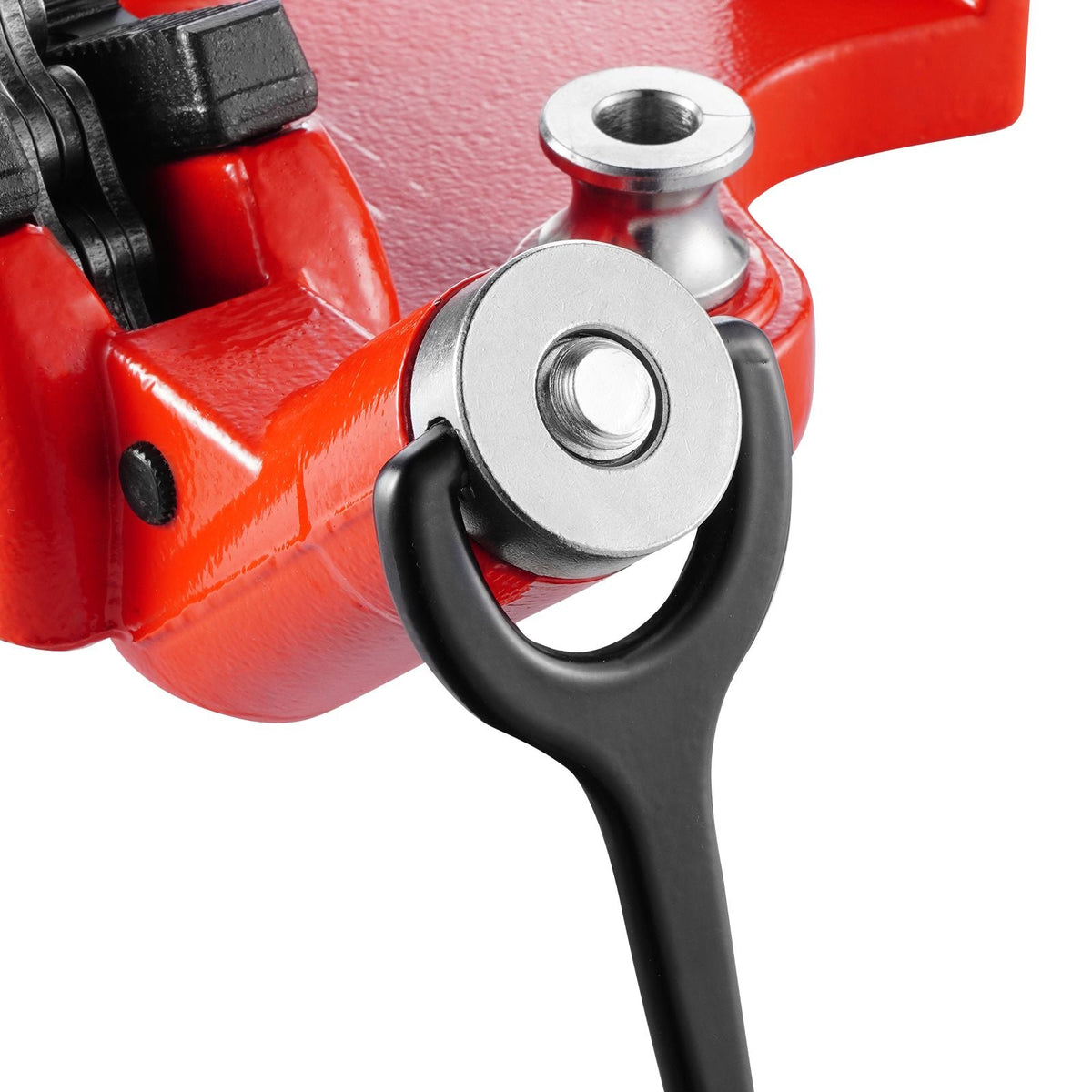 Heavy-Duty Pipe Chain Vise, 1/4" - 6" Pipe Capacity, 28" Rugged Chain & Cast Iron Base, Industrial-Grade Pipe Clamping for Plumbing, Automotive Repairs, Metalworking