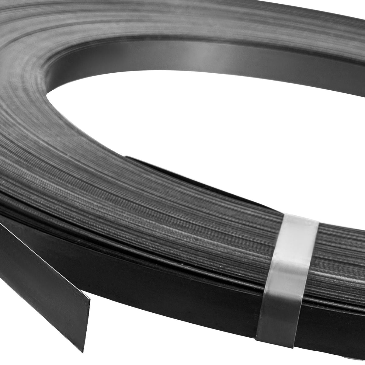 Steel Strapping Coil, 3/4 in x 0.02 in x 1640 ft, Metal Strapping Banding Roll Withstands Harsh Environment, 1700 lbs Break Strength, Heavy Duty Banding Pallet Strap Coil for Pallet Packing
